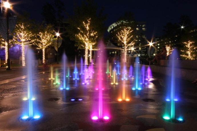 rgb-fountain-lights-1492428292-2865906